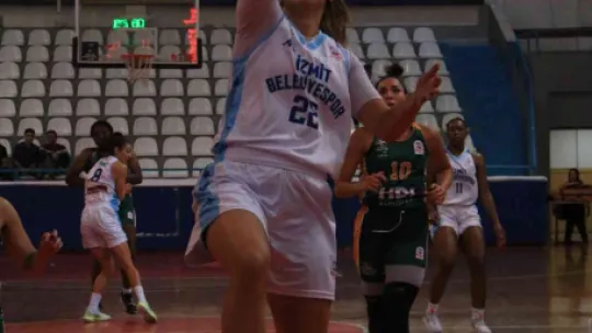 İzmit Belediyespor evinde galip geldi!