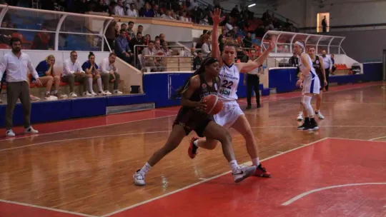 İzmit Belediyespor evinde galip geldi: 86 - 78