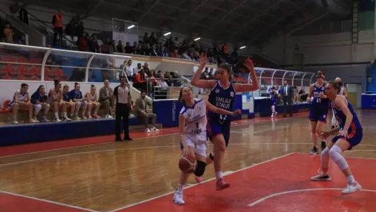 İzmit Belediyespor evinde galip geldi