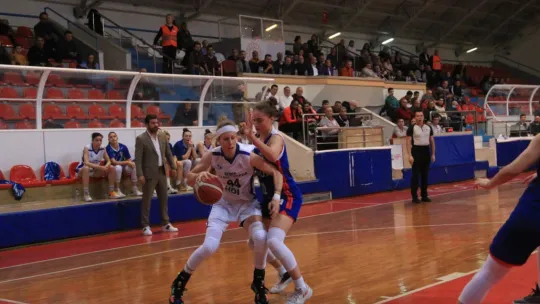 İzmit Belediyespor evinde galip geldi