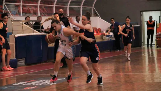 İzmit Belediyespor evinde galip geldi: 97 - 68