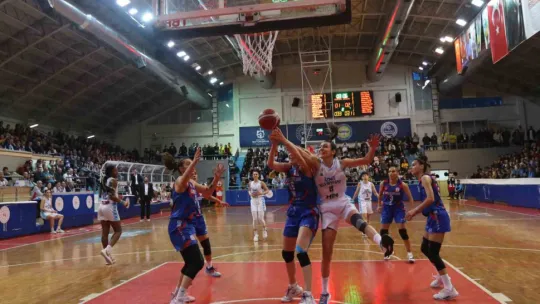 İzmit Belediyespor, Play-Off Finalinde mağlup oldu