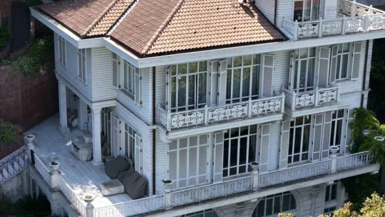 TMSF, Koza-İpek Holding'e ait yalıyı satışa çıkardı