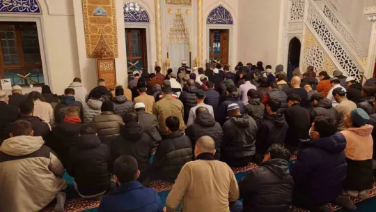 Ramazan ayının ilk teravih namazı kılındı