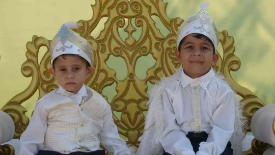 Toplu sünnet şöleninde 264 çocuk doyasıya eğlendi