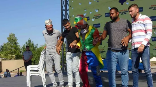 Toplu sünnet şöleninde 264 çocuk doyasıya eğlendi