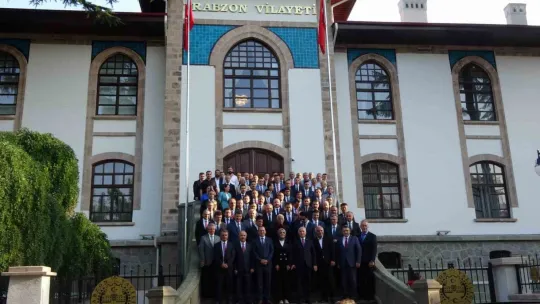 Aziz Yıldırım Trabzon'da göreve başladı
