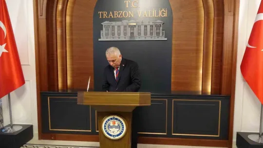 Aziz Yıldırım Trabzon'da göreve başladı
