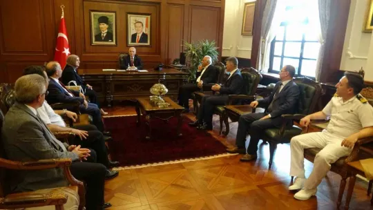 Aziz Yıldırım Trabzon'da göreve başladı