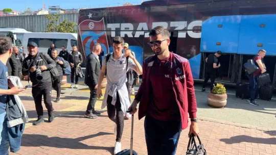 Trabzonspor, Fenerbahçe maçı için İstanbul'a gitti