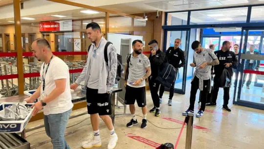 Trabzonspor, Fenerbahçe maçı için İstanbul'a gitti