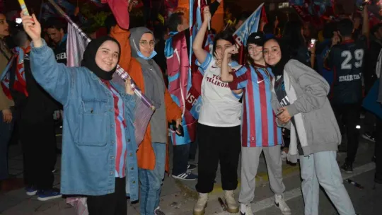 Kocaeli Bordo Mavi oldu!