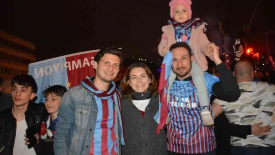 Kocaeli Bordo Mavi oldu!