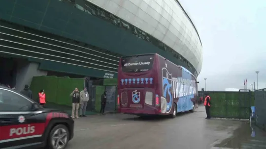 Trabzonspor ve Kocaelispor, stadyuma giriş yaptı