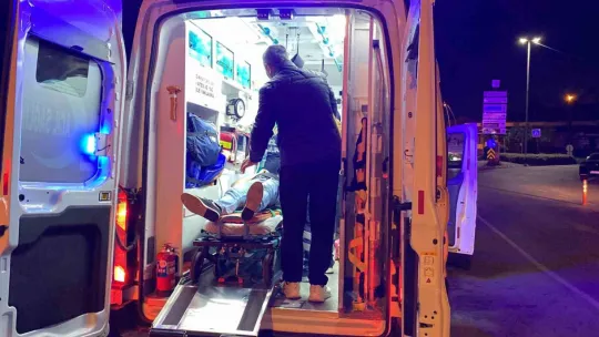 Trafik ışıklarında kaza: 4 yaralı