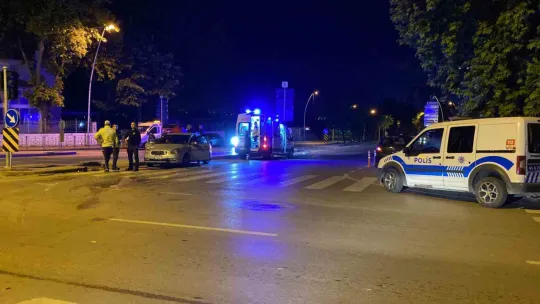 Trafik ışıklarında kaza: 4 yaralı