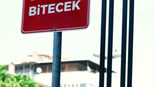 Trafik levhalarında anne sözleri