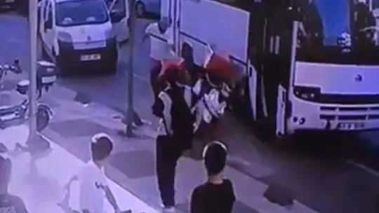 Trafik magandası kuryeye dehşeti yaşattı