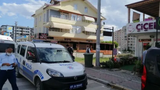 Trafik polisi, dükkanından çıkaramadığı kiracıyı silahıyla darp etti