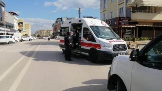 Trafik polisi, dükkanından çıkaramadığı kiracıyı silahıyla darp etti