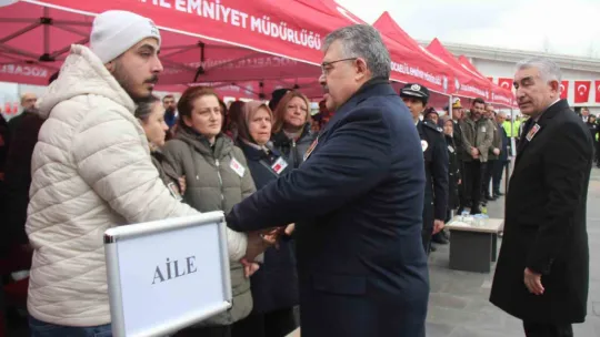 Trafik polisine son veda: Babasını beresiyle uğurladı