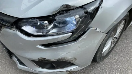 Trafikte kavga çıktı, araçtan sopa ile inip dehşet saçtılar