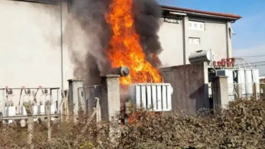 Trafo alev alev yandı