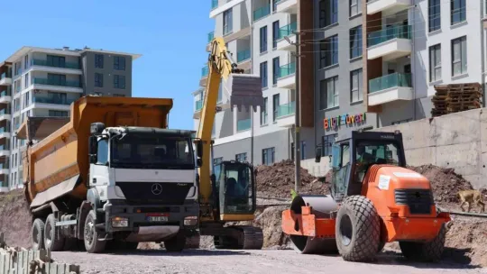 Trafo Sokak'ta toprakarme imalatı sürüyor