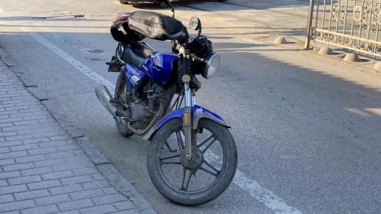 Tramvay yolunda otomobil ile motosiklet çarpıştı