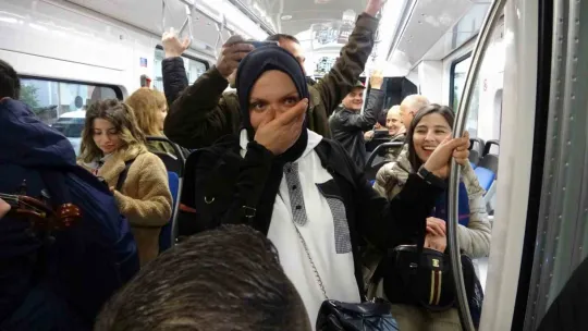 Tramvayda evlilik teklifi