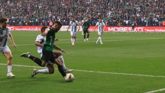 Kocaelispor evinde Sakaryaspor'a mağlup oldu: 0-2