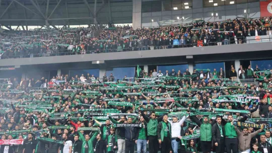Kocaelispor evinde Sakaryaspor'a mağlup oldu: 0-2