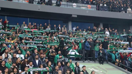 Kocaelispor evinde Sakaryaspor'a mağlup oldu: 0-2