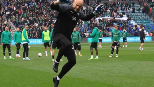 Kocaelispor evinde Sakaryaspor'a mağlup oldu: 0-2