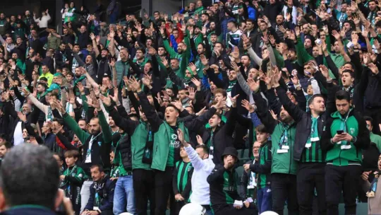 Kocaelispor evinde Sakaryaspor'a mağlup oldu: 0-2