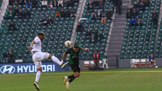 Kocaelispor, bir attı, 3 aldı: 1-0