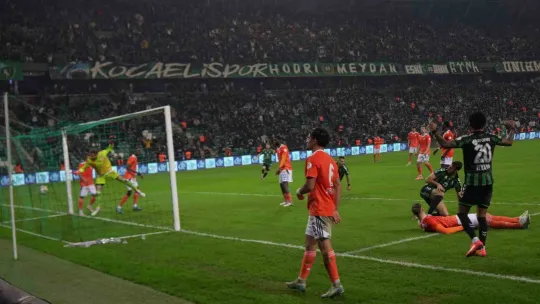 Kocaelispor, Adanaspor'u rahat geçti: 2-0