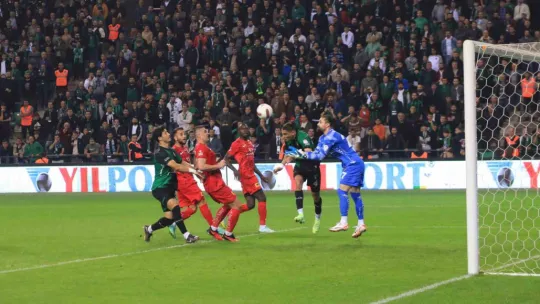 Kocaelispor - Çorum FK maçından en güzel kareler