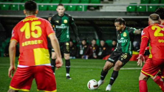 Sakaryaspor: sahasında Göztepe'ye mağlup oldu: 1-2