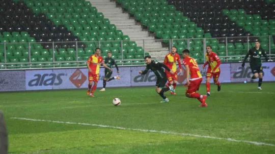 Sakaryaspor: sahasında Göztepe'ye mağlup oldu: 1-2