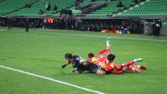 Sakaryaspor: sahasında Göztepe'ye mağlup oldu: 1-2