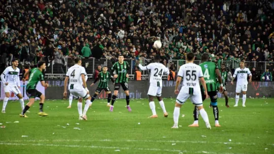 Kocaelispor, taraftarını üzdü: 3-1