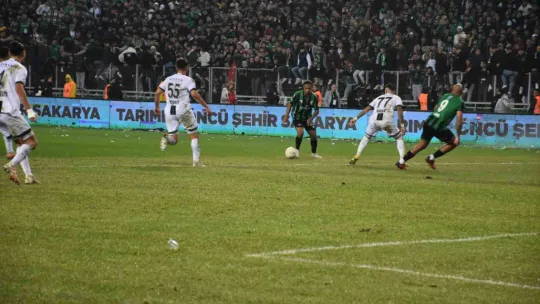 Kocaelispor, taraftarını üzdü: 3-1