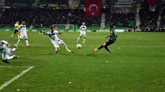 Kocaelispor, taraftarını üzdü: 3-1