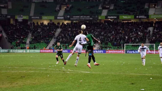 Kocaelispor, taraftarını üzdü: 3-1