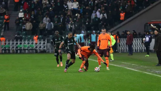 İlk yarıda gollü beraberlik