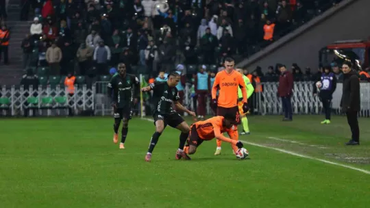 İlk yarıda gollü beraberlik