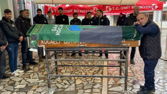 Tribünden düşerek ölen taraftarın babasından yürek yakan feryat