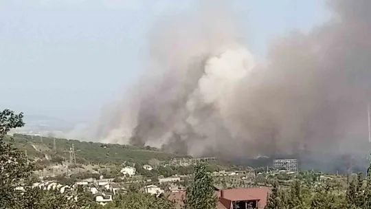 Yangına 4 uçak ve 2 helikopterle müdahale sürüyor