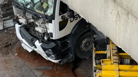 Tünel girişindeki kazadan sonra trafik felç oldu